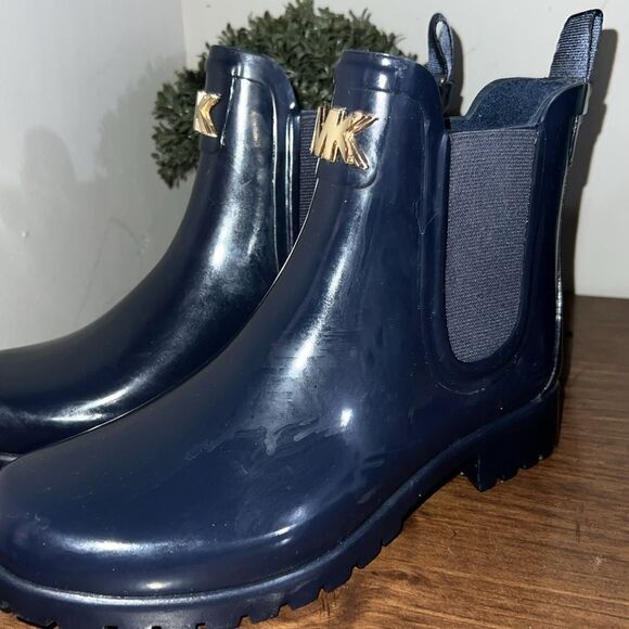 Michael Kors
Sidney Water-Resistant Pull-On Rain Booties 7 - Picture 6 of 9